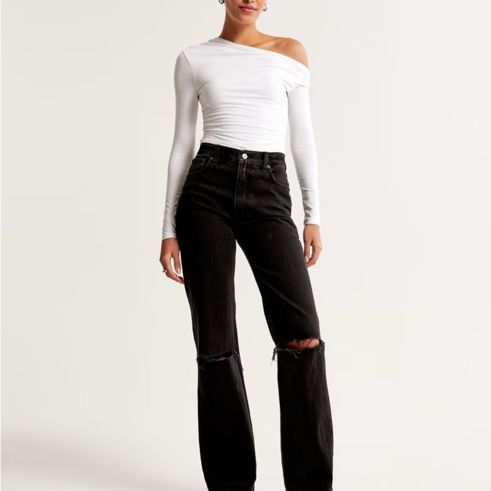 Abercrombie High Rise 90s Relaxed Jean Black Destroyed